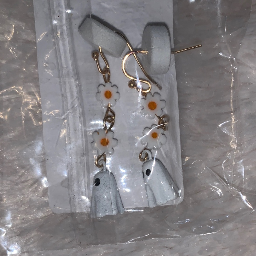 Fashion Nova Ghost and Flower Earrings - Wh and Or & pink flower anklet bundle